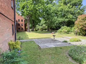 Communal Gardens - click for photo gallery